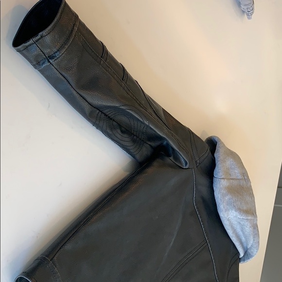 Leather jacket - Picture 3 of 4